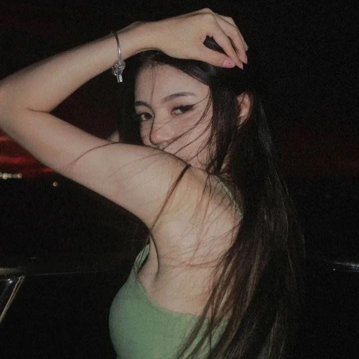 怕羞的黄莺